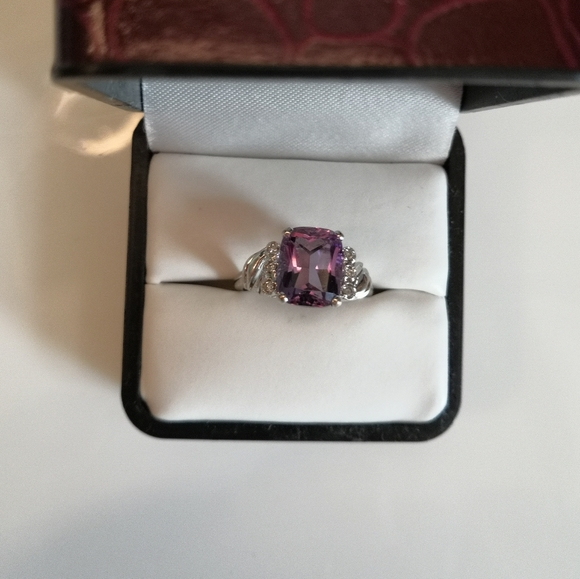 Jewelry - Gold Amythest Ring, 10K, size 6.75